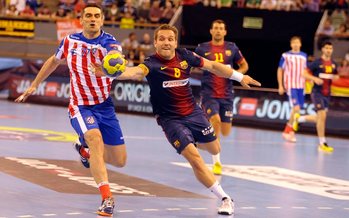 FC Barcelona 32-28 Atlético Madrid Jugadores del FC Barcelona celebrando victoria contra Atlético Madrid en el Palau Blaugrana